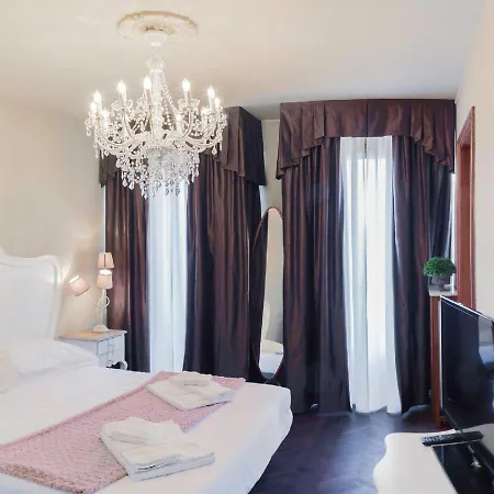 Rialto Canal View With Terrace And Balcony By Wonderful Italy * ונציה